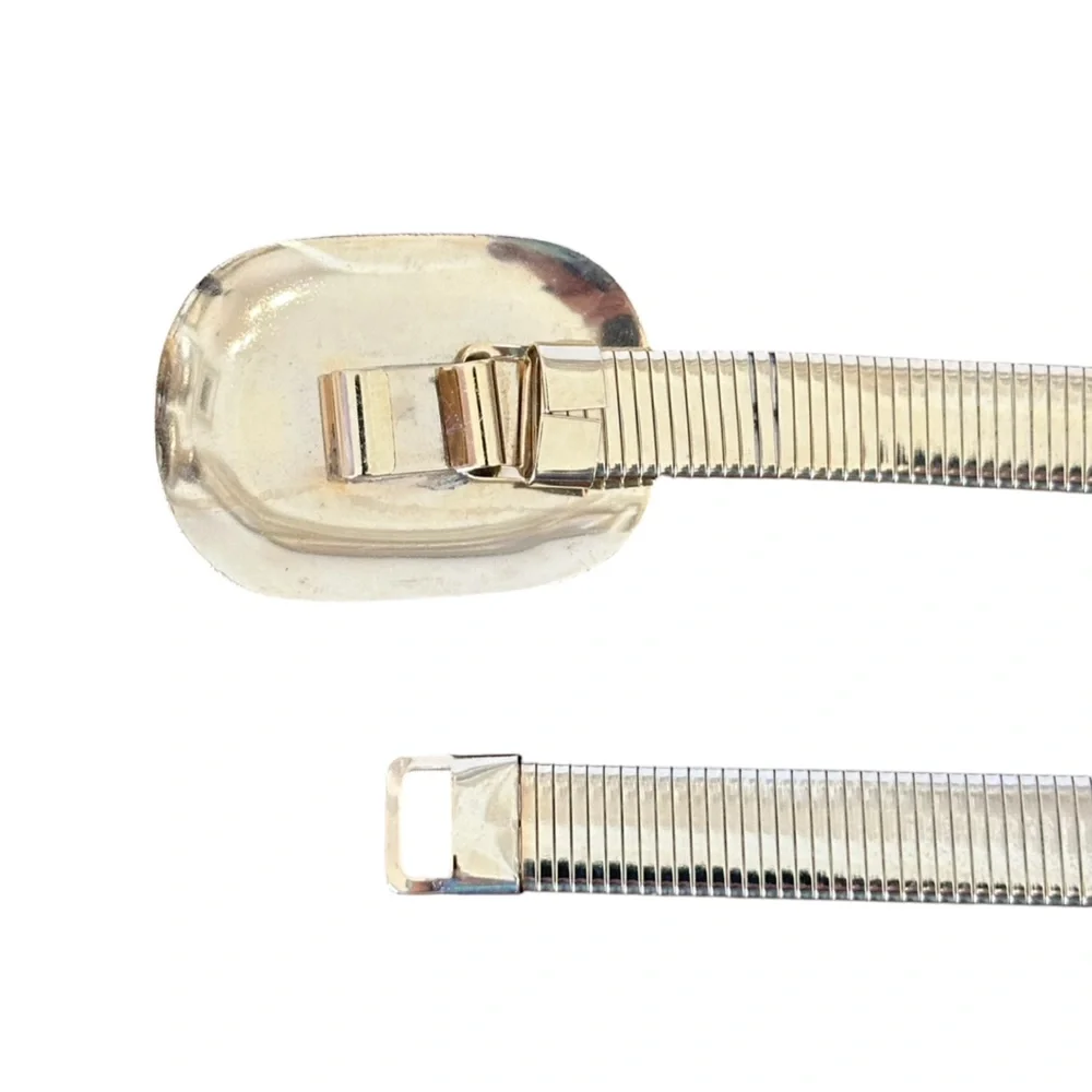 Vintage gold tone‎ flex belt large oval crystal at center of buckle Size 28